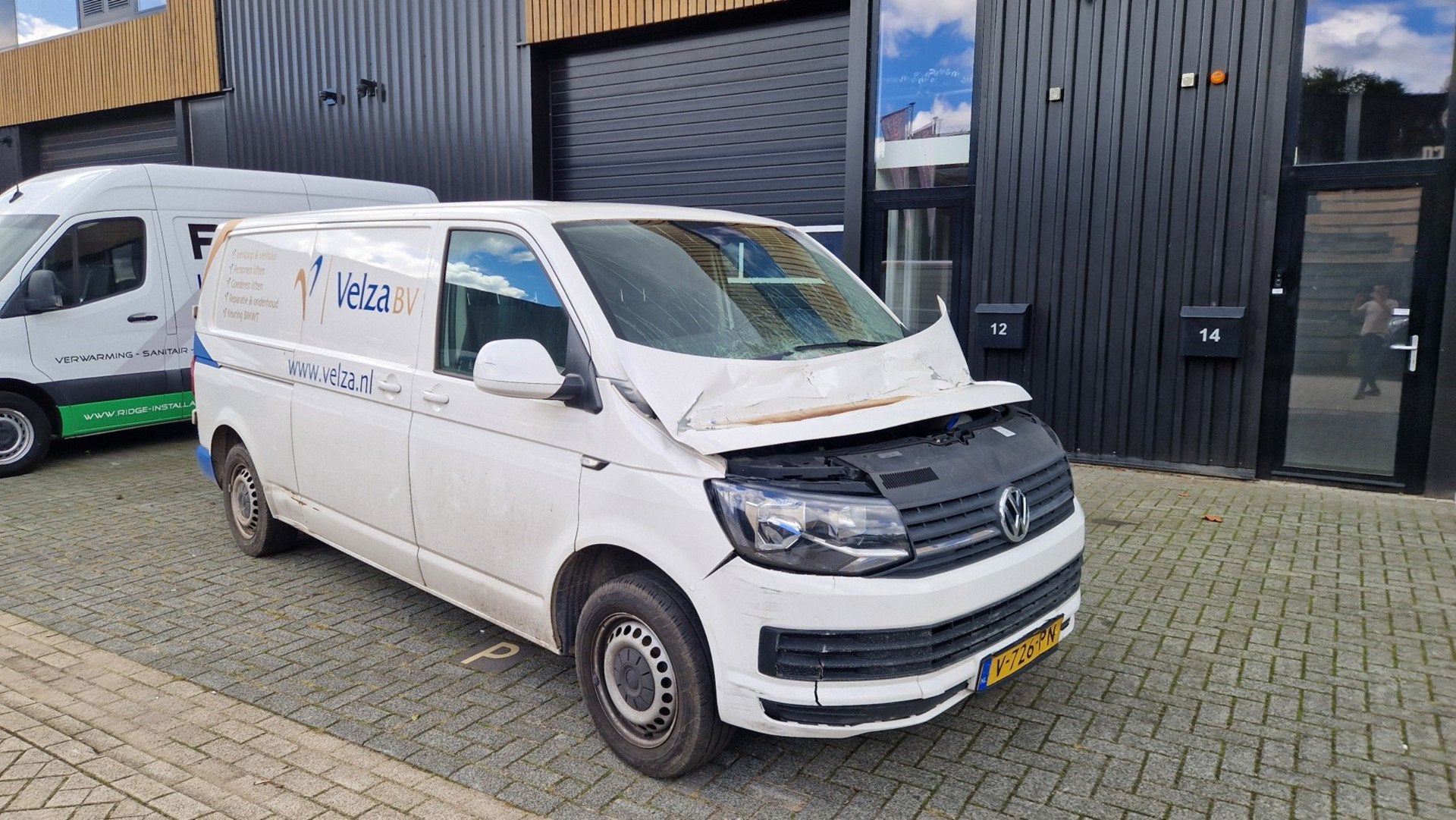 Volkswagen Transporter 2.0 TDI L2H1 Airco Schade !, Voorwielaandrijving, Stof, Gebruikt, Euro 6