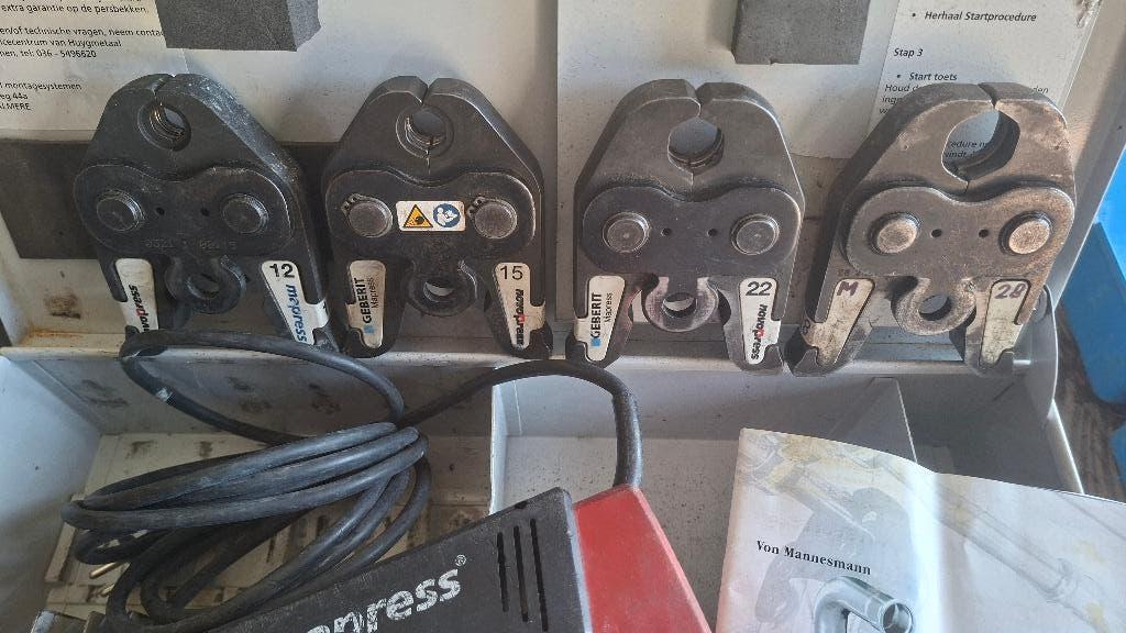 2x Novopress Geberit Aco 1 en Eco 1 Persmachine perstang, ., Ophalen of Verzenden, Zo goed als nieuw, .