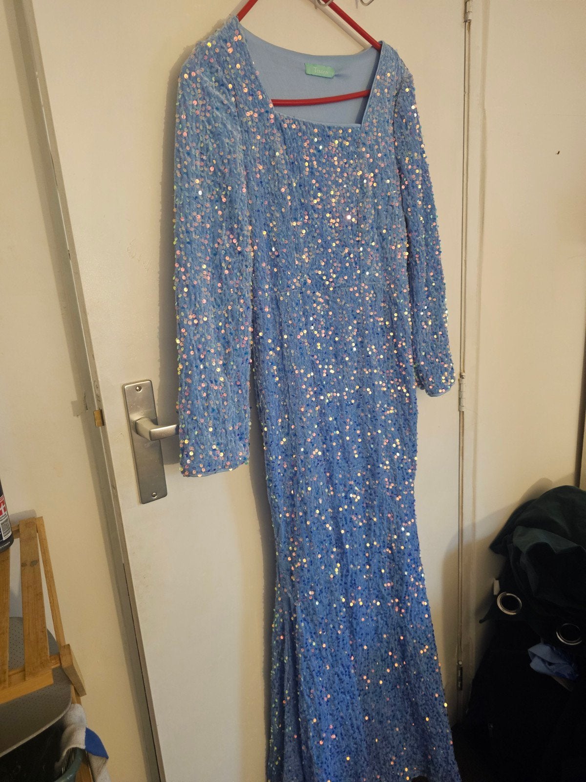 Prachtige blauwe galajurk met pailletten, Kleding | Dames, Maat 38/40 (M), Blauw, Ophalen of Verzenden, Onbekend