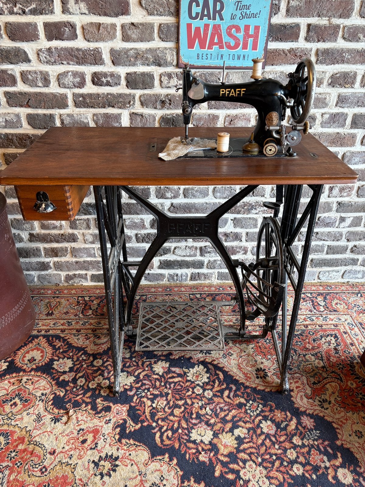 Pfaff Naaimachine Antiek, Ophalen