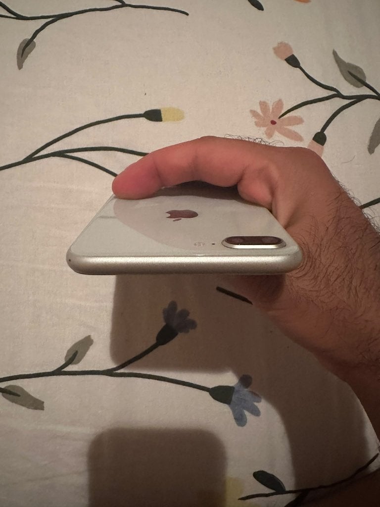 Foto 3 van 2 smartphones te koop – iPhone 8 Plus & Samsung A52s 5G