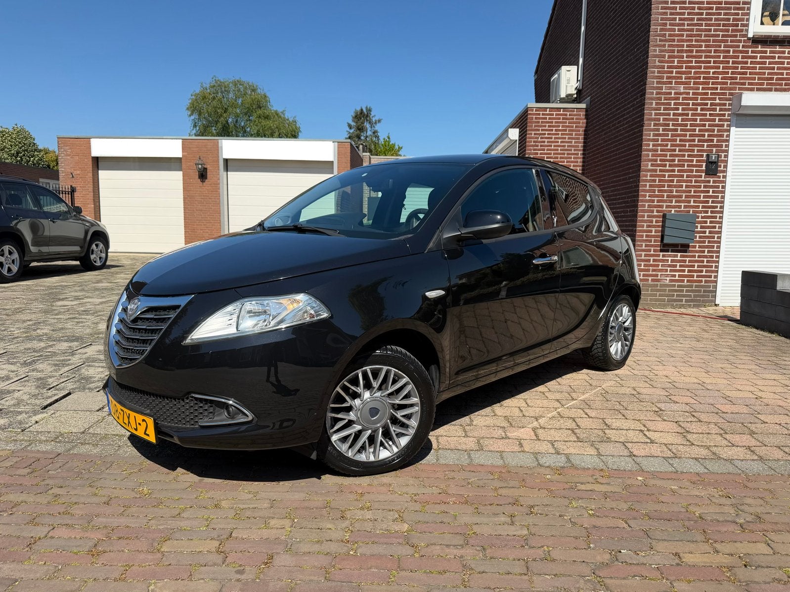 Lancia Ypsilon 0.9 Twinair 85PK Start&stop 2013 Zwart, Voorwielaandrijving, Euro 5, Stof, Zwart
