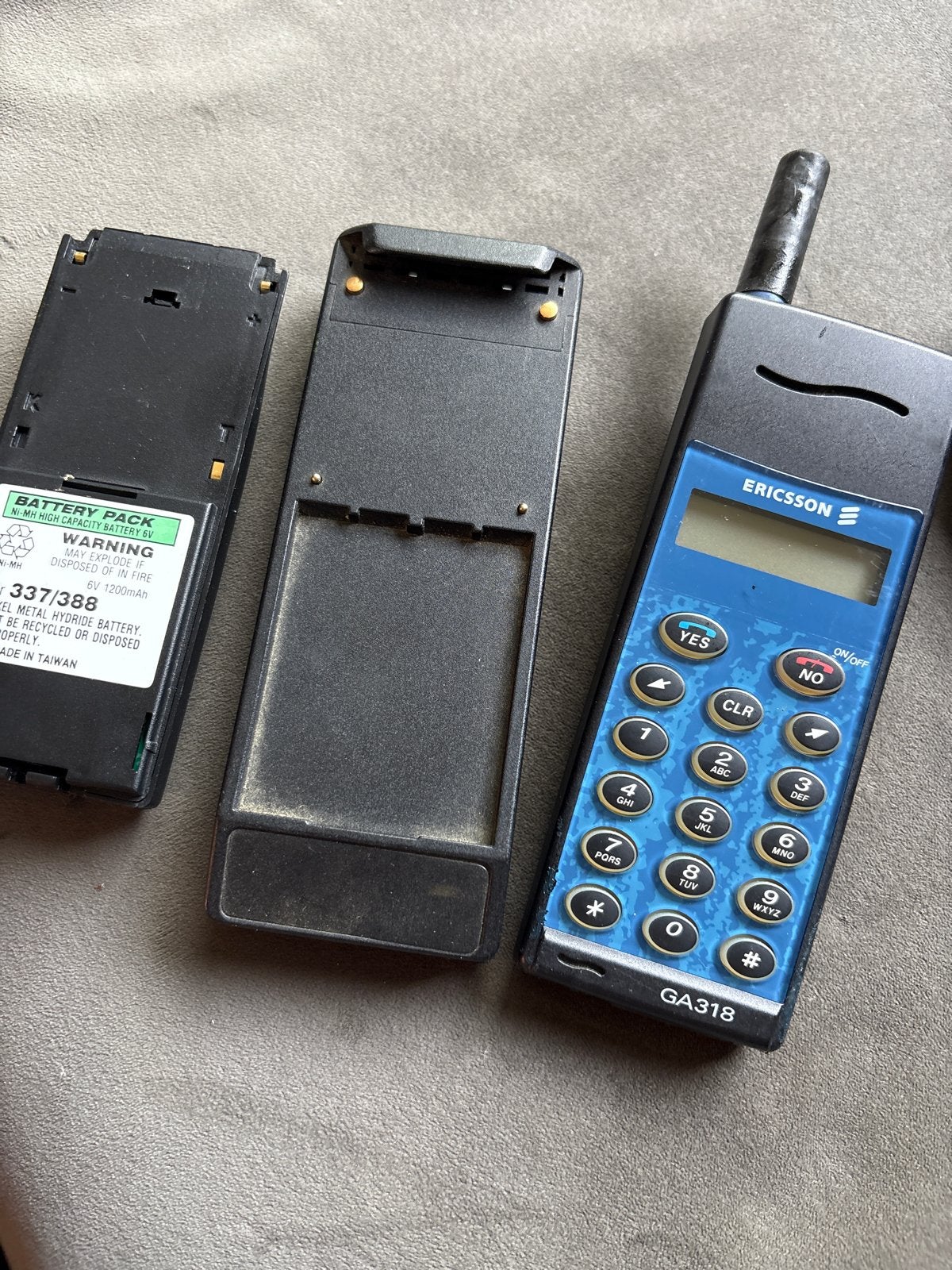 Vintage Ericsson GA318 Mobiele Telefoon met Batterij, Telecommunicatie, Mobiele telefoons | Overige merken, Gebruikt, Geen camera