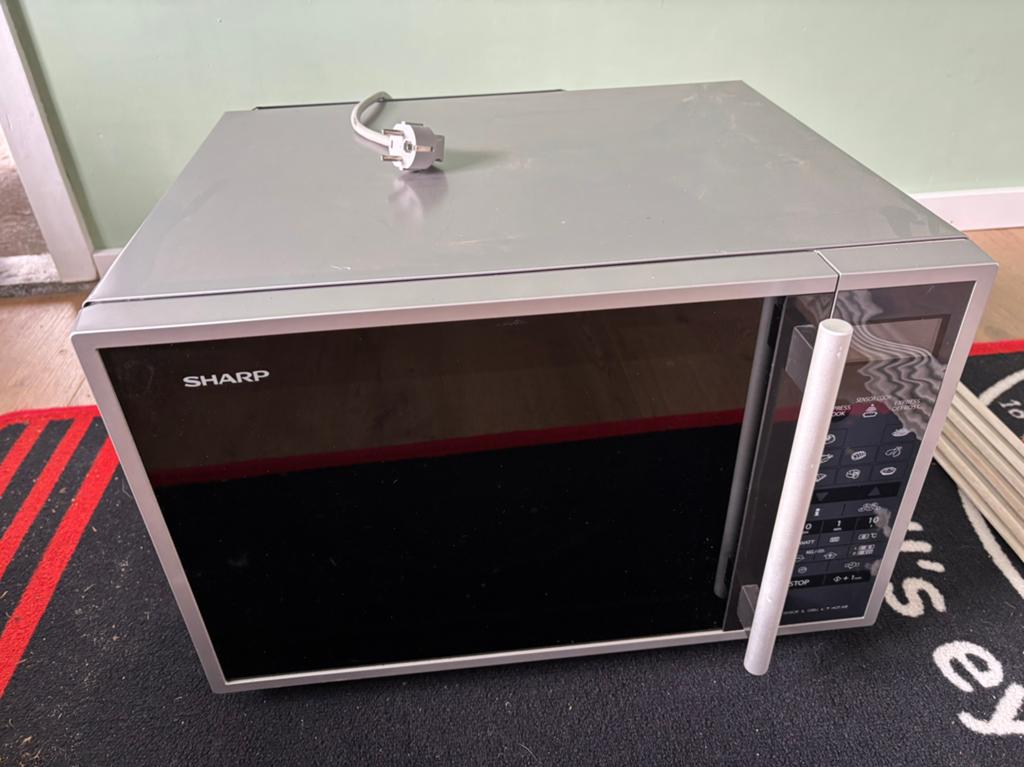 Sharp combimagnetron/oven, Ophalen, Zo goed als nieuw, Inbouw, Minder dan 45 cm