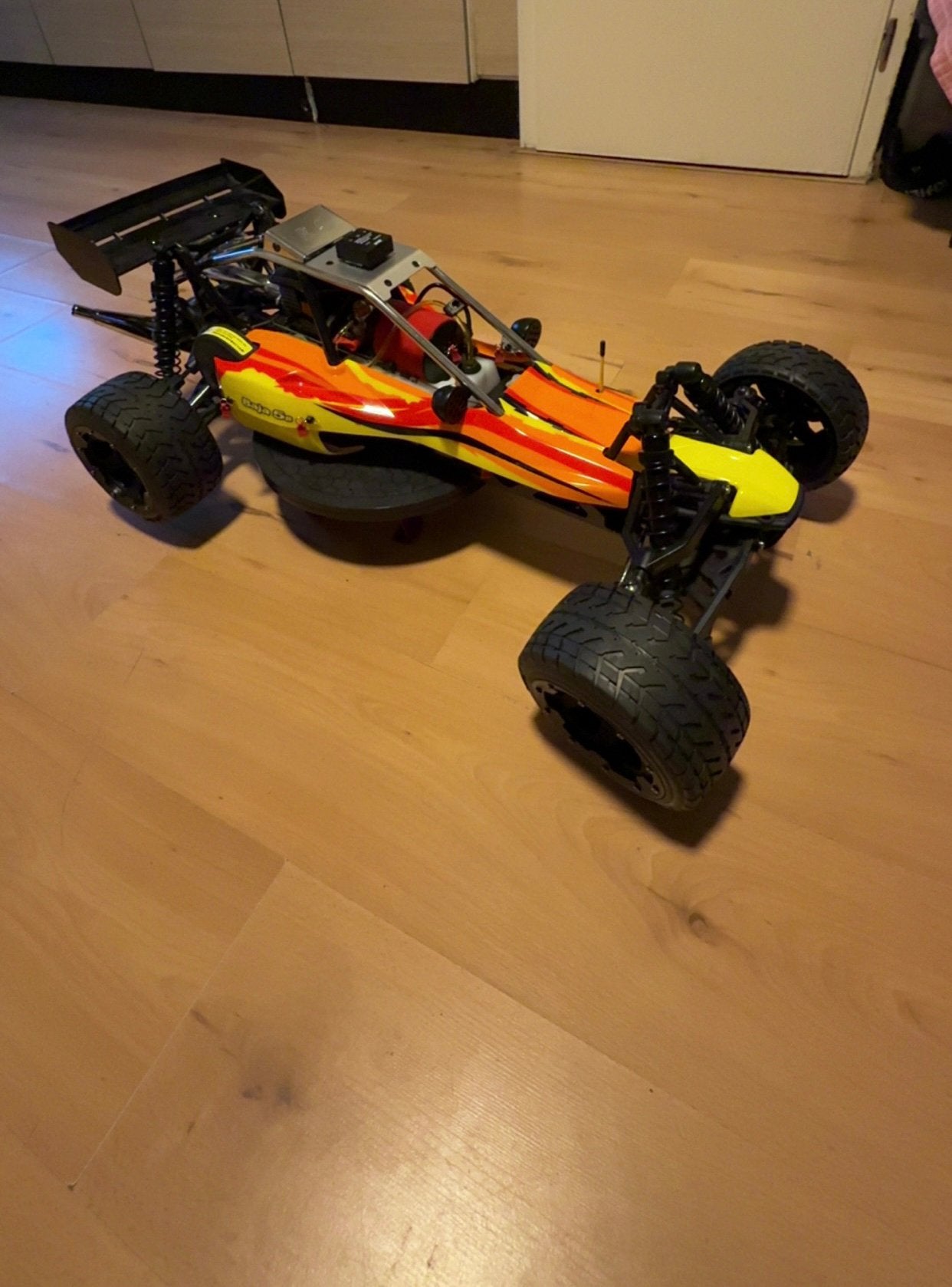 Hpi baja 5b. Met veel Accessoires, Ophalen, Benzine, Auto offroad, Zo goed als nieuw