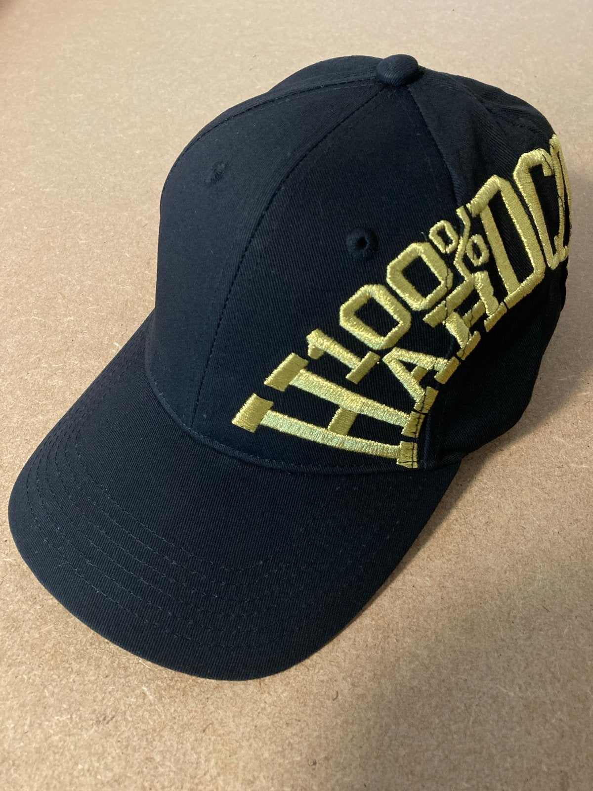 Hardcore Cap Zwart Goud - 100% Hardcore, Verzenden, Nieuw, One size fits all, Pet