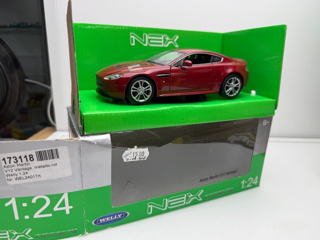 Welly Nex Aston Martin V12 Vantage 1:24, Ophalen of Verzenden, Gebruikt, Auto's