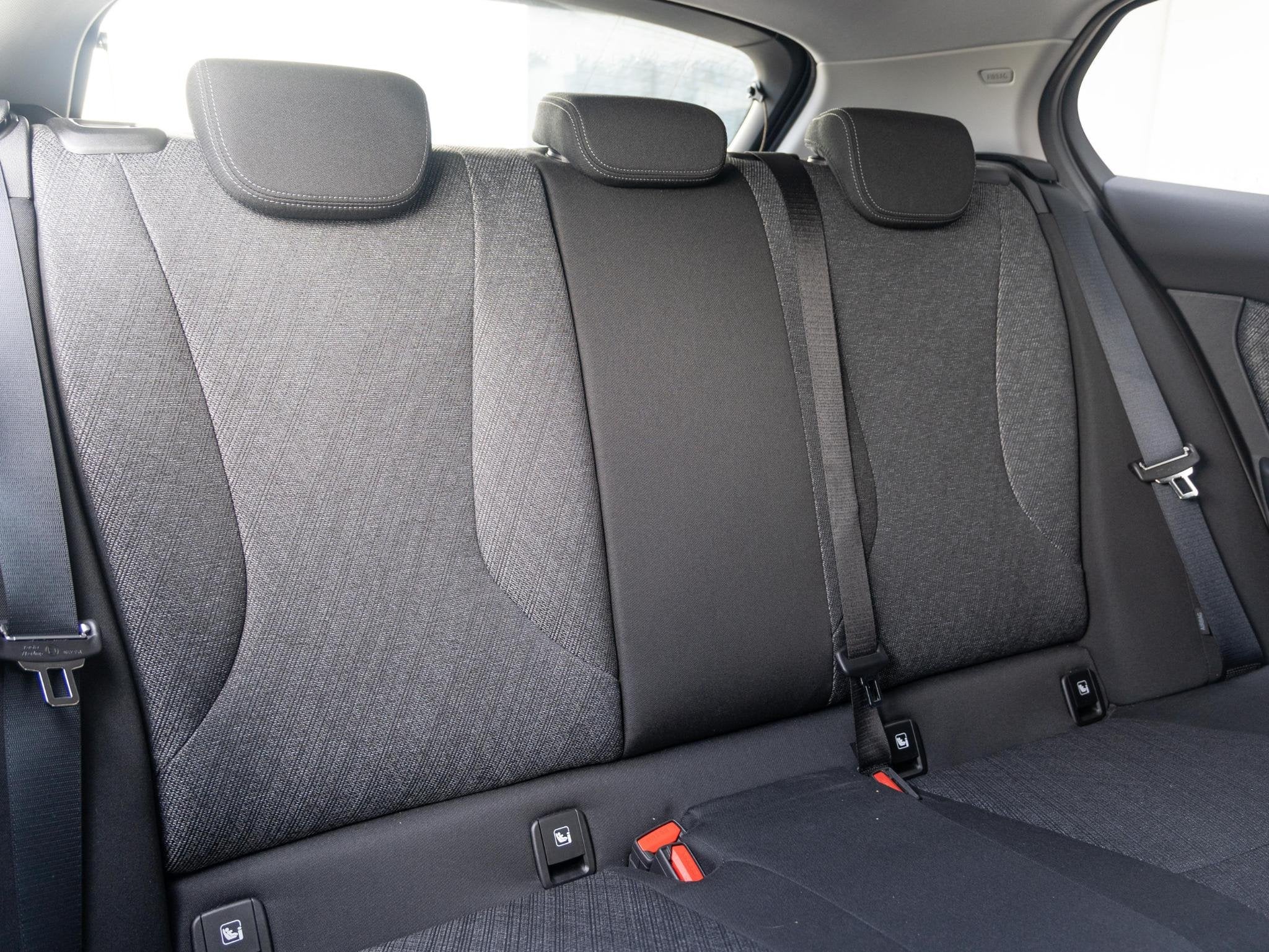 Foto 10 van BMW 1 Serie 120 | M Sport Design | Achteruitrijcamera | Stoe