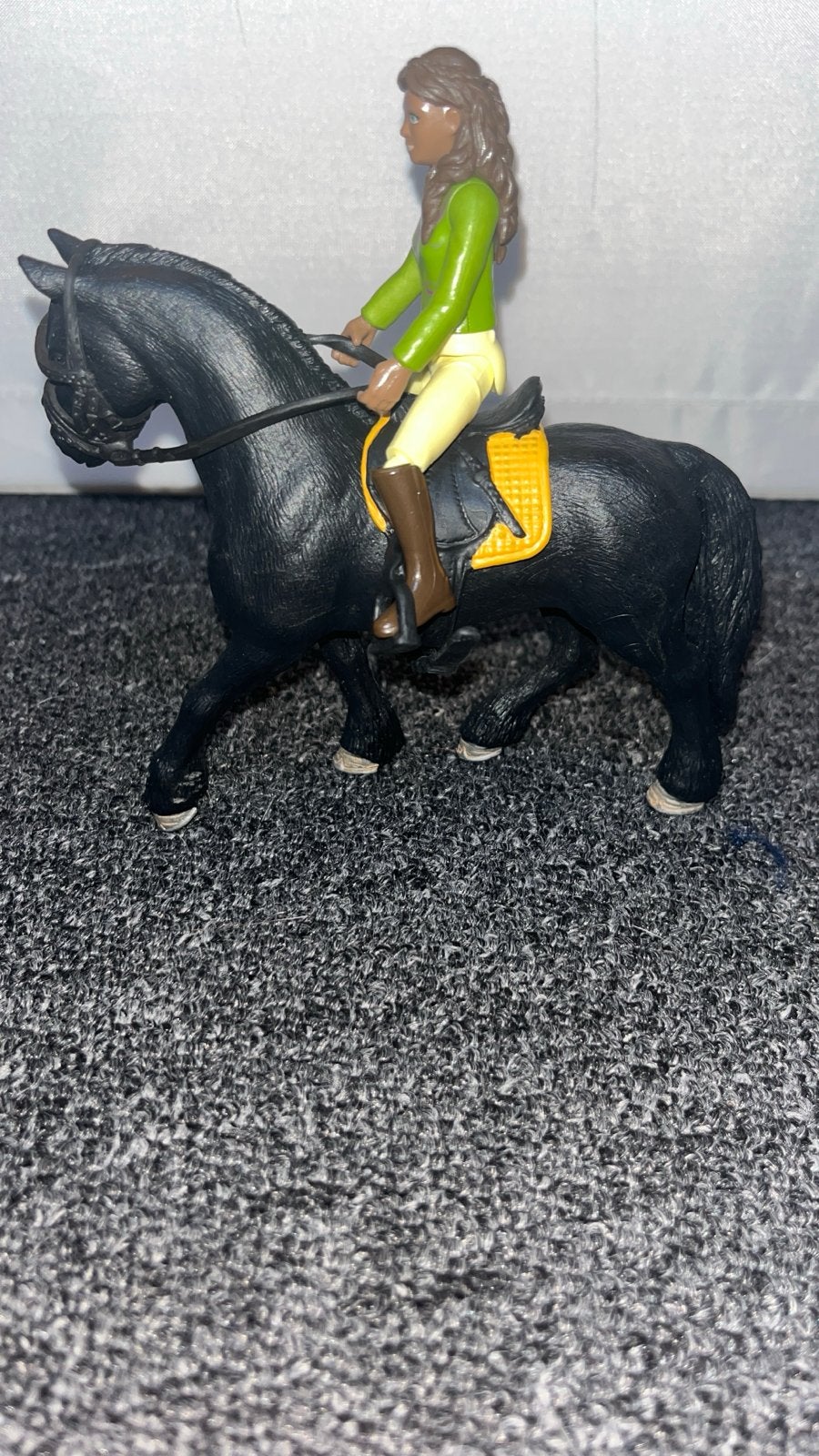 Schleich paard met ruiter en tuig, Ophalen of Verzenden, Zo goed als nieuw, Jongen of Meisje