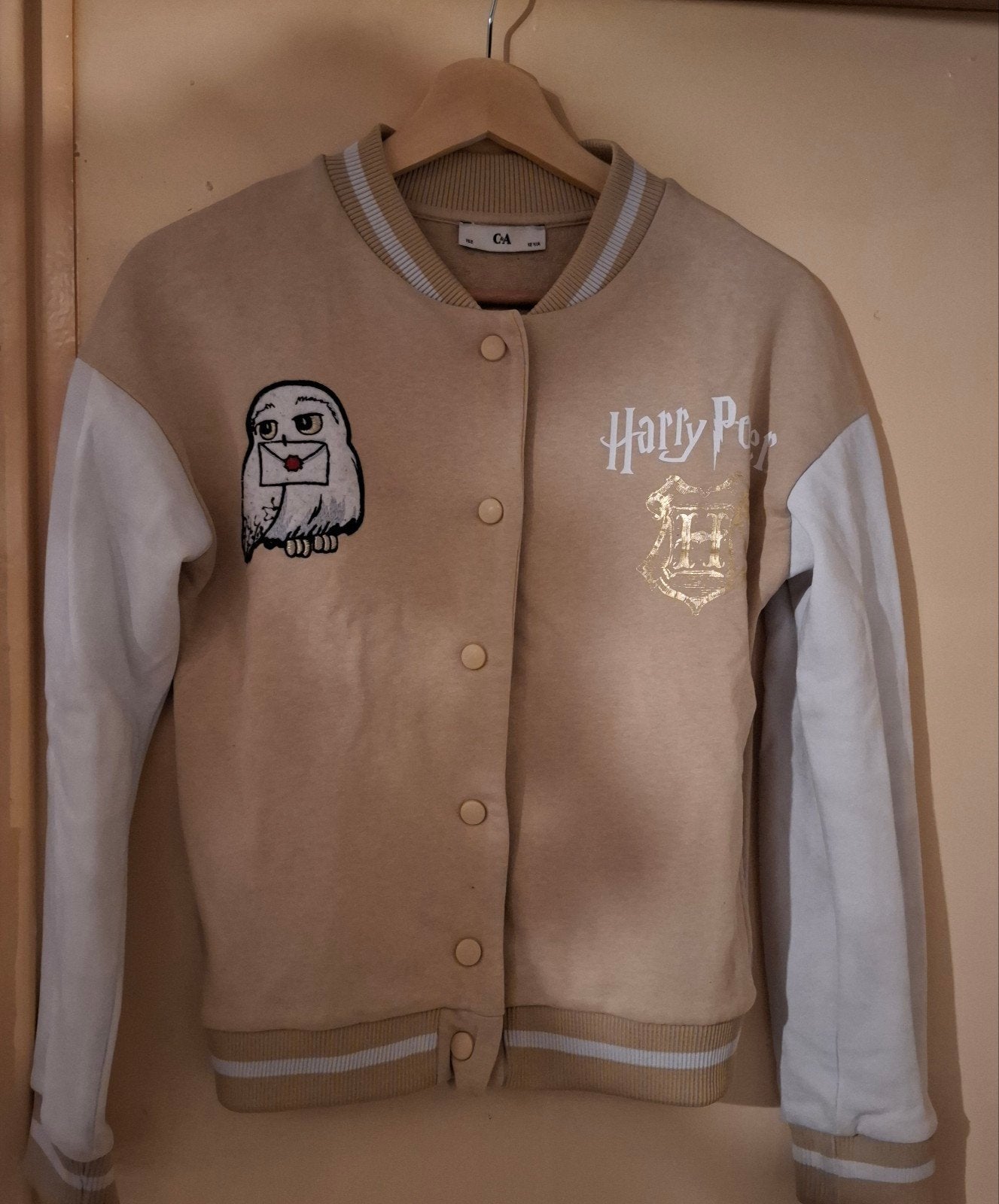 Harry Potter Hedwig Varsity Jas - C&A, Beige, Ophalen of Verzenden, Zo goed als nieuw, Maat 36 (S)