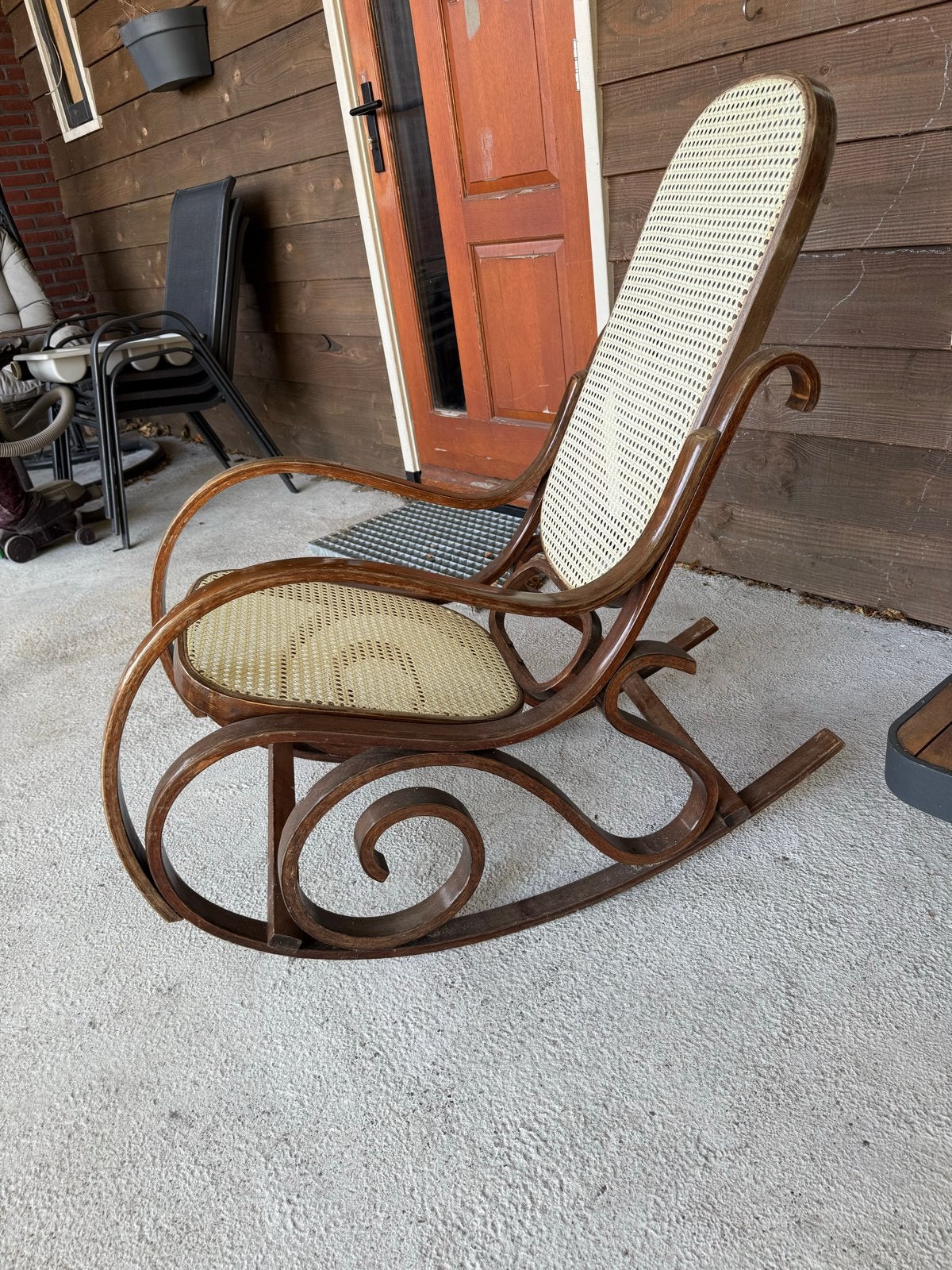 Antieke Thonet Schommelstoel met Rotan Zitting, Ophalen of Verzenden
