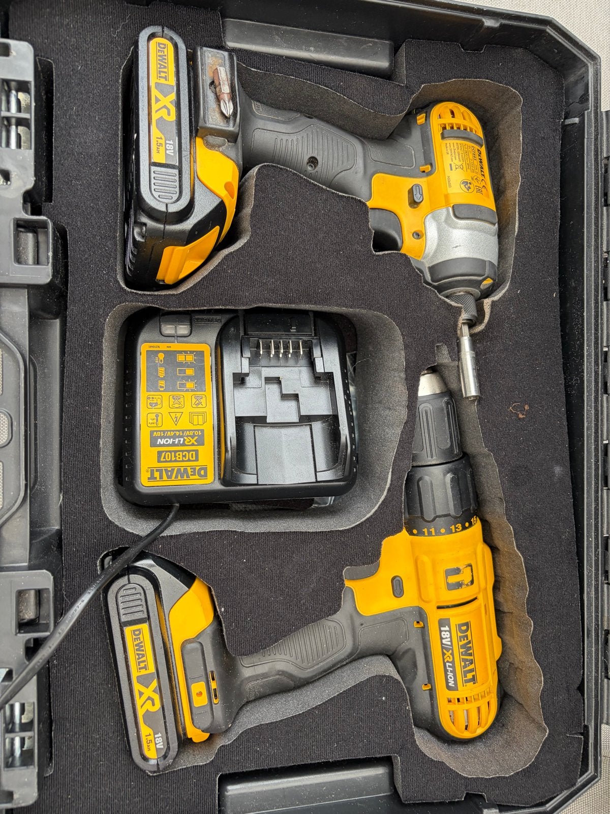 DeWalt Boor- en Schroefmachine Set 18V Li-Ion met Koffer, Doe-het-zelf en Verbouw, Ophalen, Variabele snelheid, Boor- en Schroefmachine