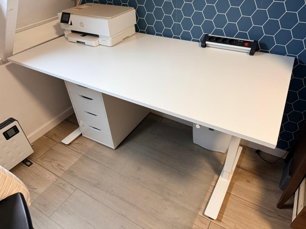 IKEA TROTTEN zit-sta bureau 160x80 wit – nette staat!, Huis en Inrichting, Bureaus, Ophalen, Zit-sta bureau, 160 cm, Scandinavisch