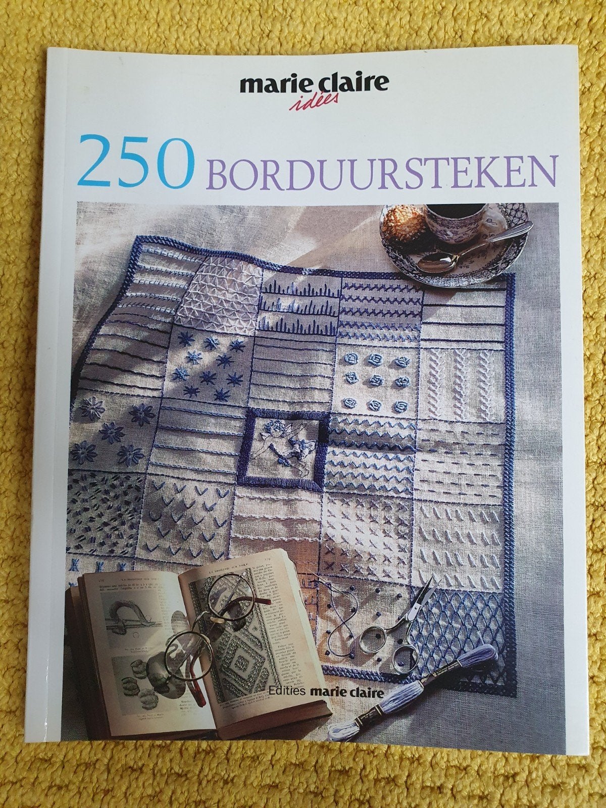 nieuw! marie claire 250 borduursteken boek 2007, Verzenden, Zo goed als nieuw, Patroon