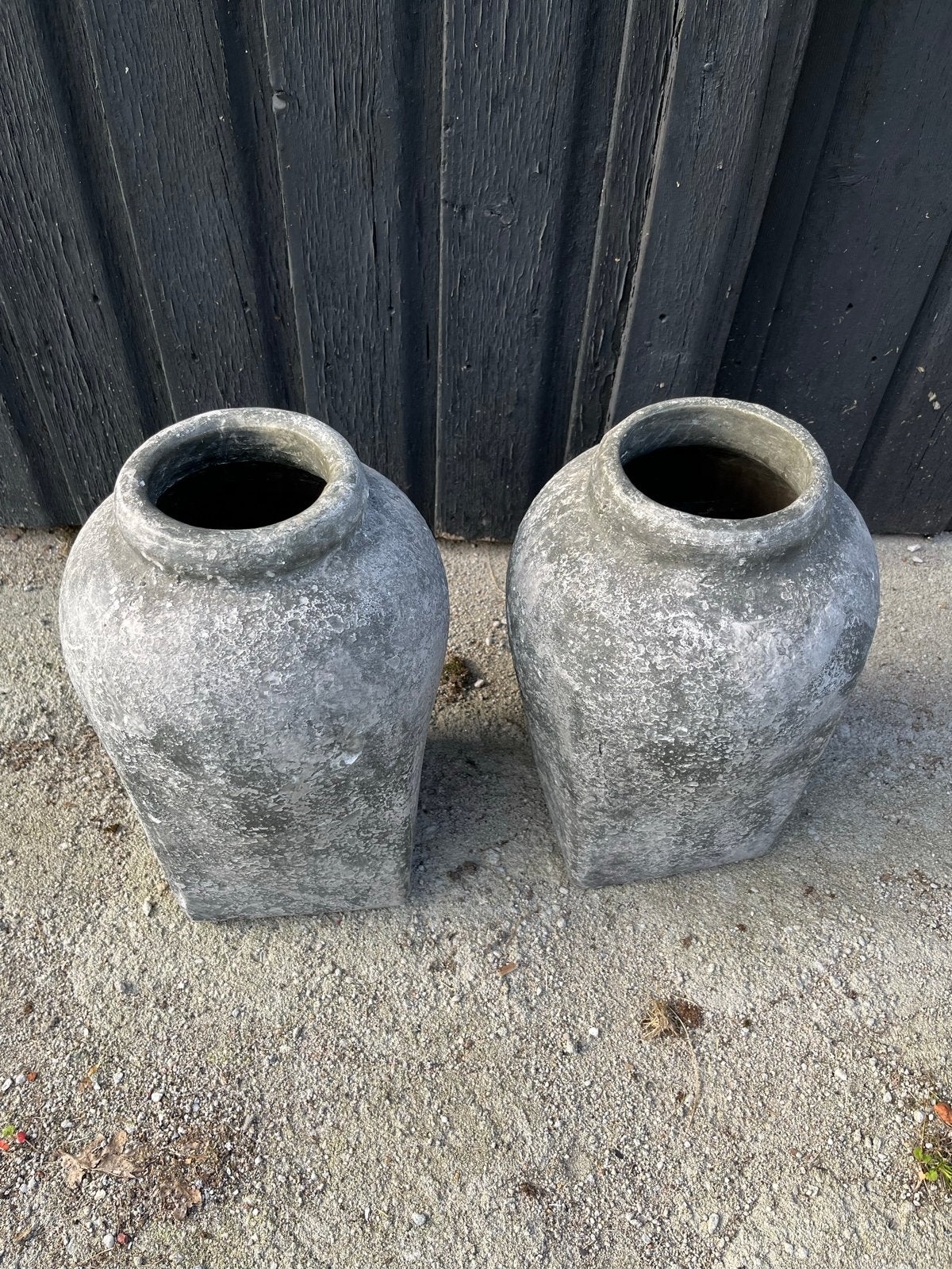 Set van 2 vintage stenen potten voor tuin of interieur, Ophalen, Gebruikt, Steen/keramiek
