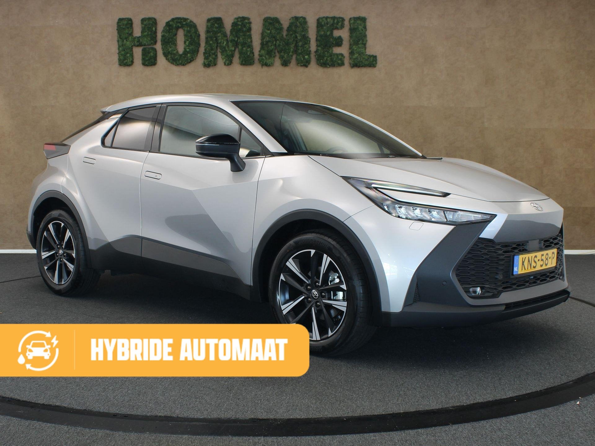 Toyota C-HR 1.8 Hybrid 140 Dynamic - ACHTERUITRIJCAMERA - AU, Automaat, Postbus 212
4940 AE  Raamsdonksveer, NL, Hybride Elektrisch/Benzine