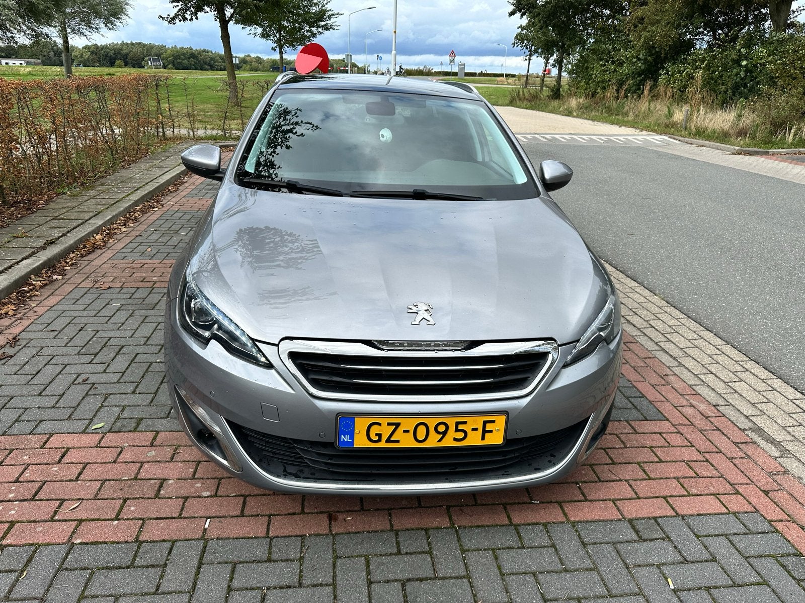 Peugeot 308 1.2 E-thp 130pk 2015 Grijs, Auto's, 1199 cc, 1165 kg, Origineel Nederlands, 3 cilinders