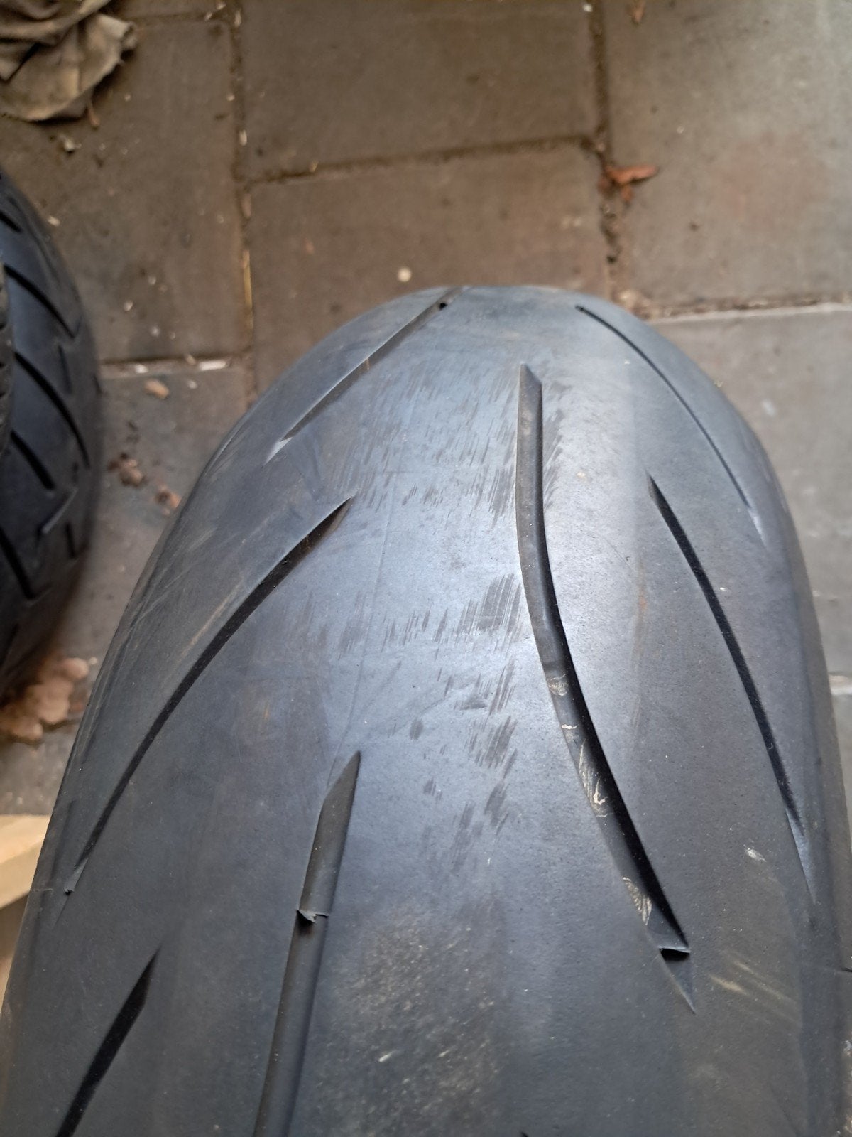 Motorband 180/55_17, Ophalen