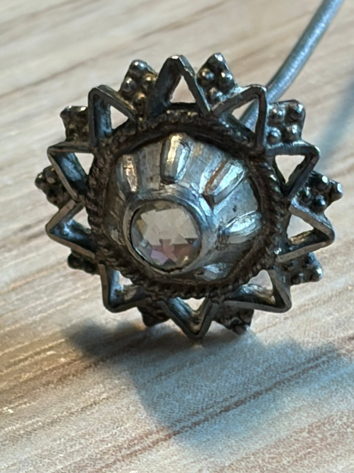 Zilveren hoedenspeld met roosdiamant, Ophalen of Verzenden, Zilver, Met edelsteen