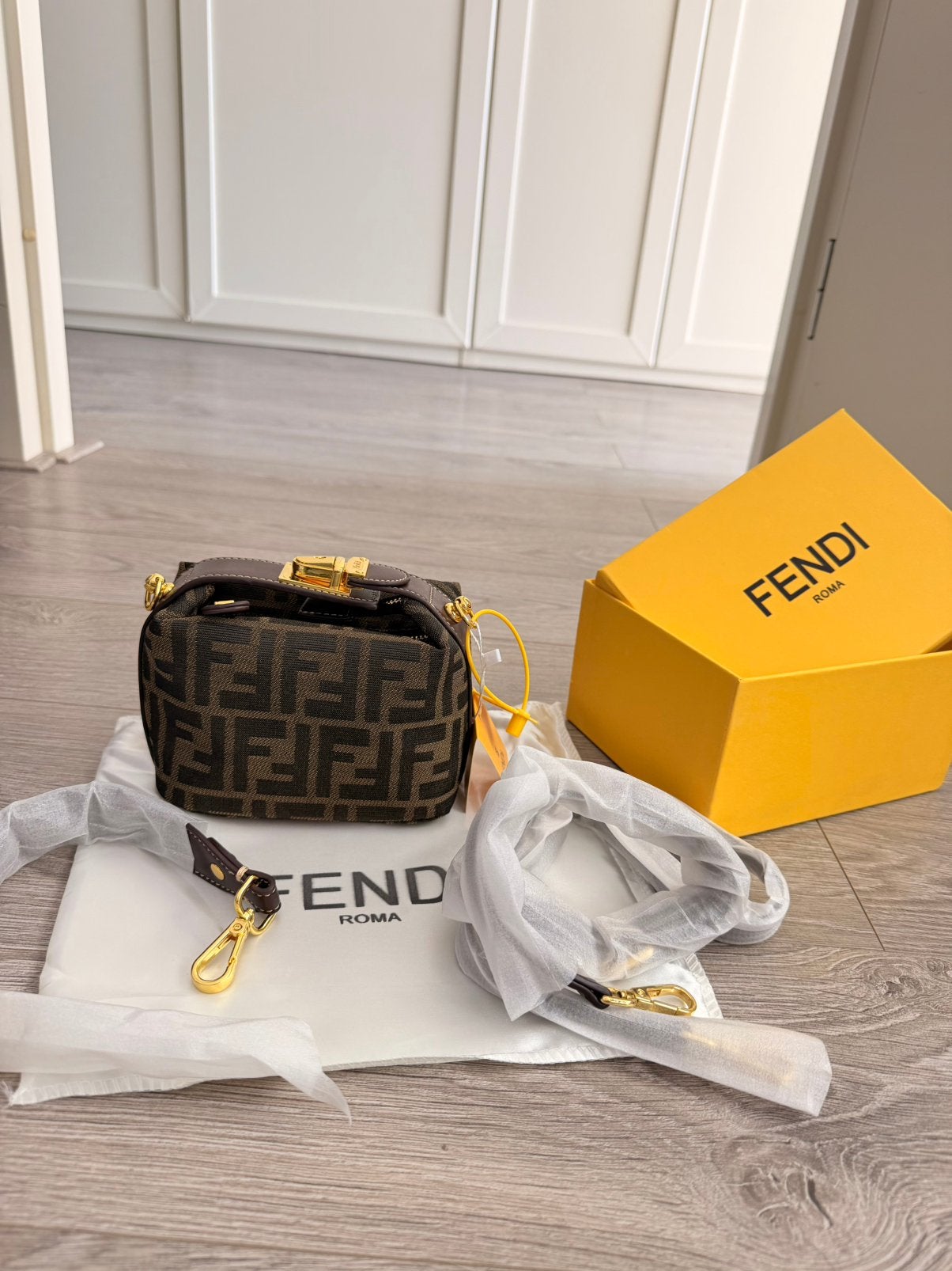 Fendi tas, Ophalen of Verzenden, Nieuw, Bruin