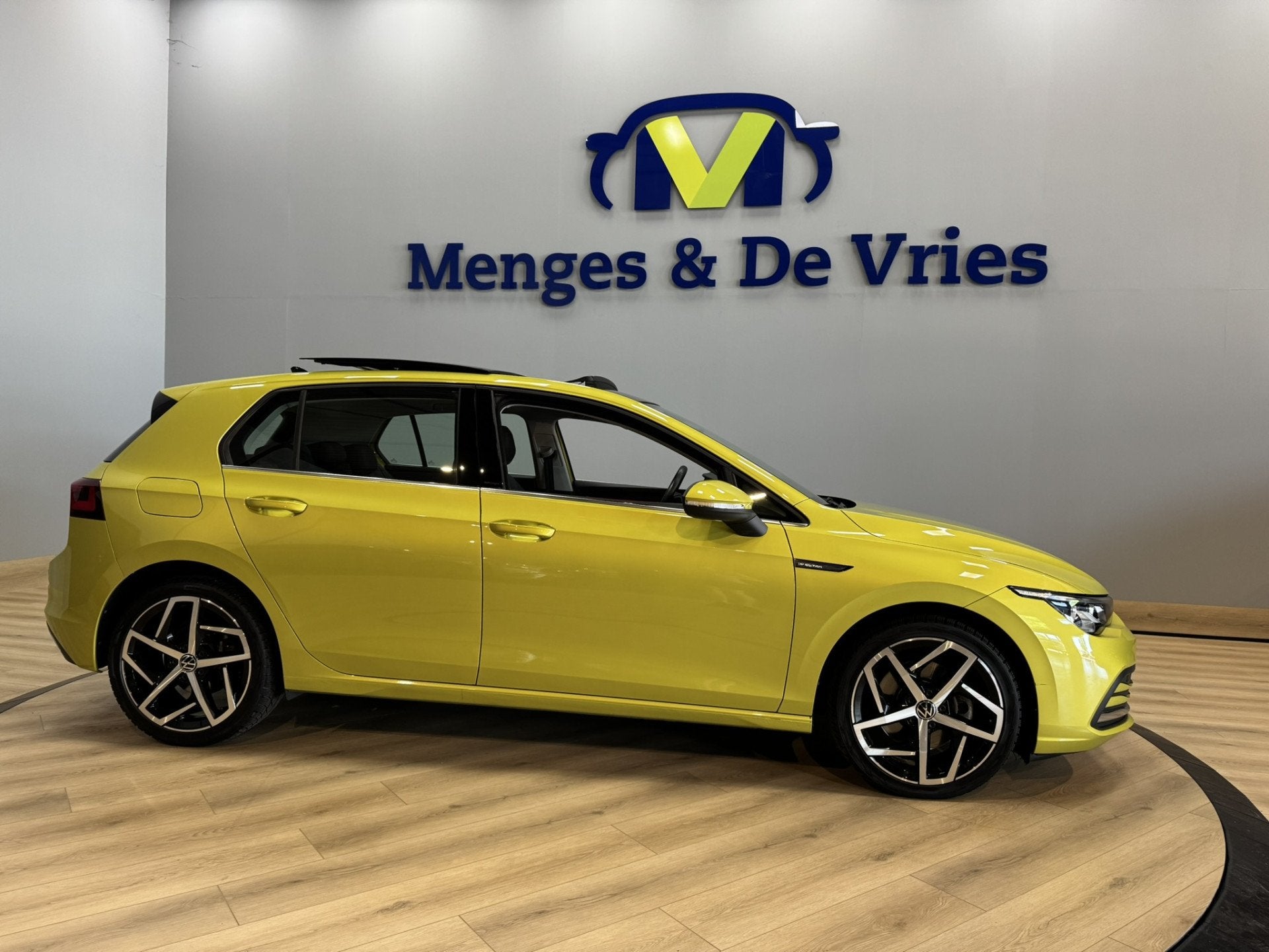 Volkswagen Golf 1.5 eTSI Style Airco ECC | IQ LED Light | Pa, 12 maanden, 4 cilinders, Alcantara, Bedrijf