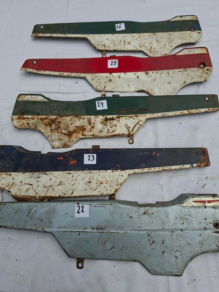 Oude kettingkasten voor bromfietsen / Mobylette, Ophalen of Verzenden, Gebruikt, Overige typen, Onbekend
