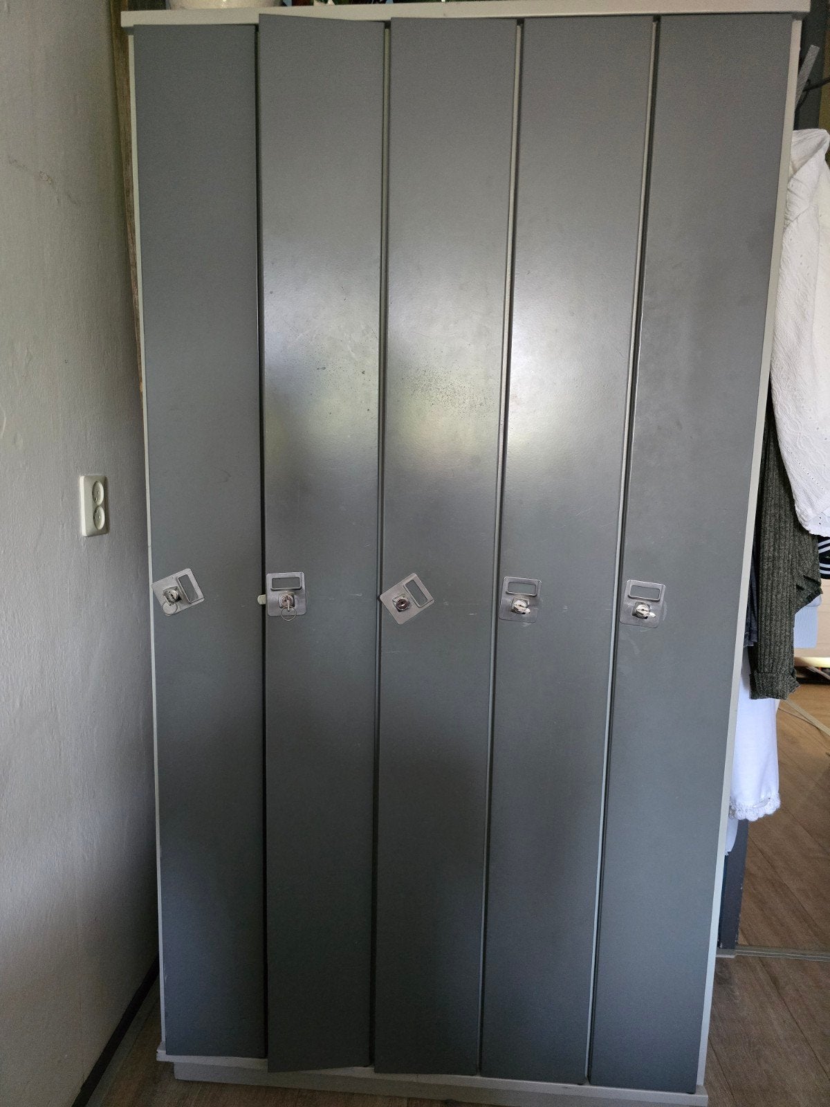 Zware oud metalen ptt lockerkast, Huis en Inrichting, Ophalen, Gebruikt