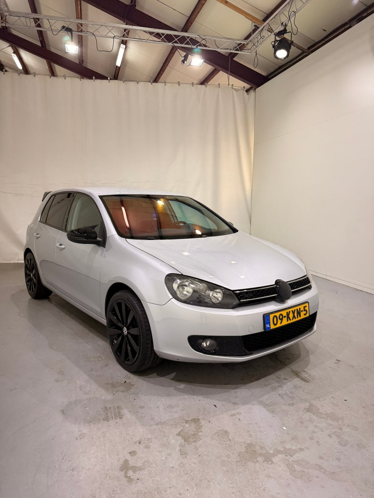 Volkswagen Golf 1.2 TSI 77KW 5D, akrapovic, OH boekjes, Auto's, Voorwielaandrijving, Zwart, 4 cilinders, Navigatiesysteem