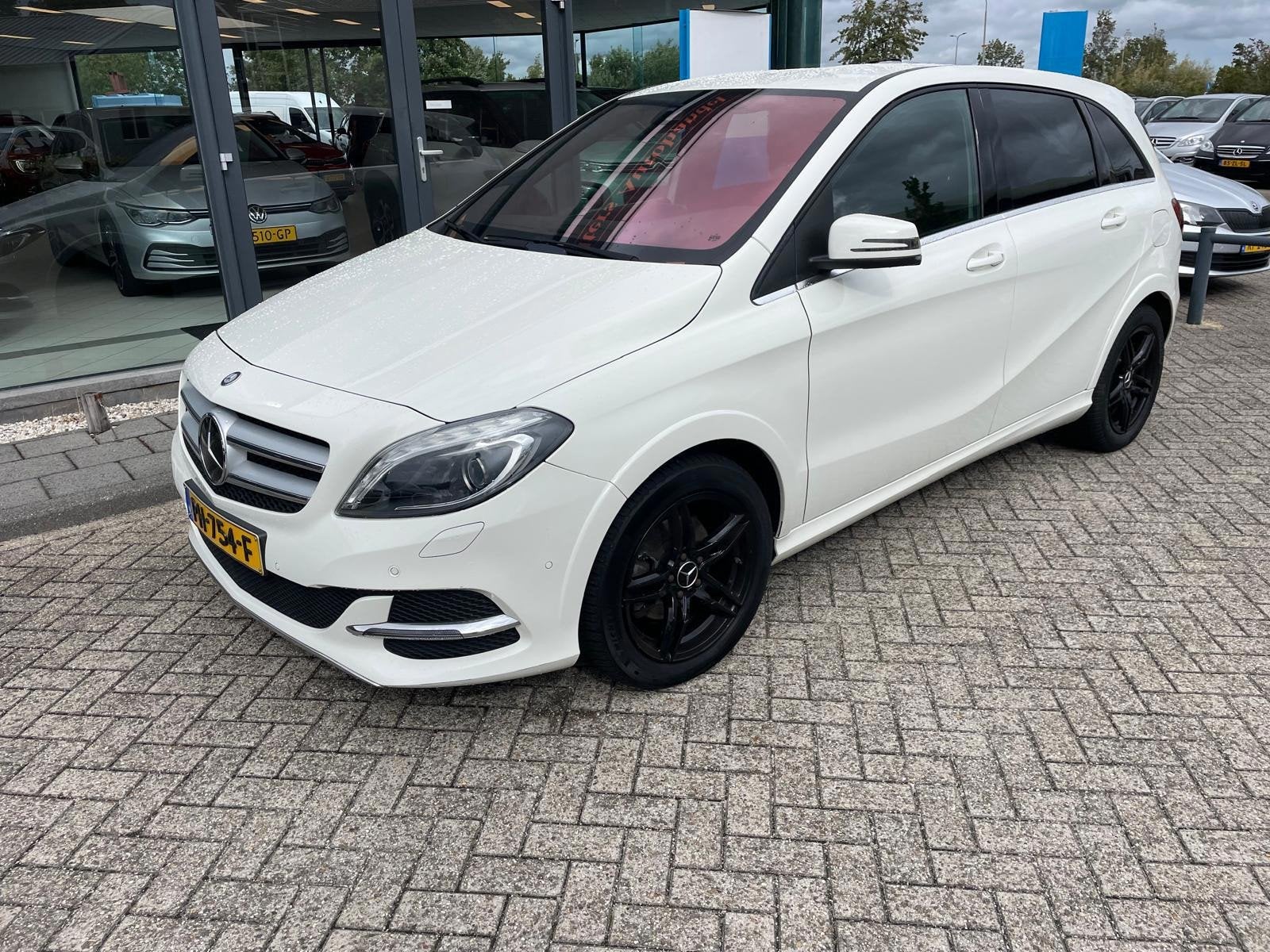 Mercedes-Benz B-klasse 250 e Lease Edition 28 kWh, Dealer onderhouden, Stof, Gebruikt, Zwart