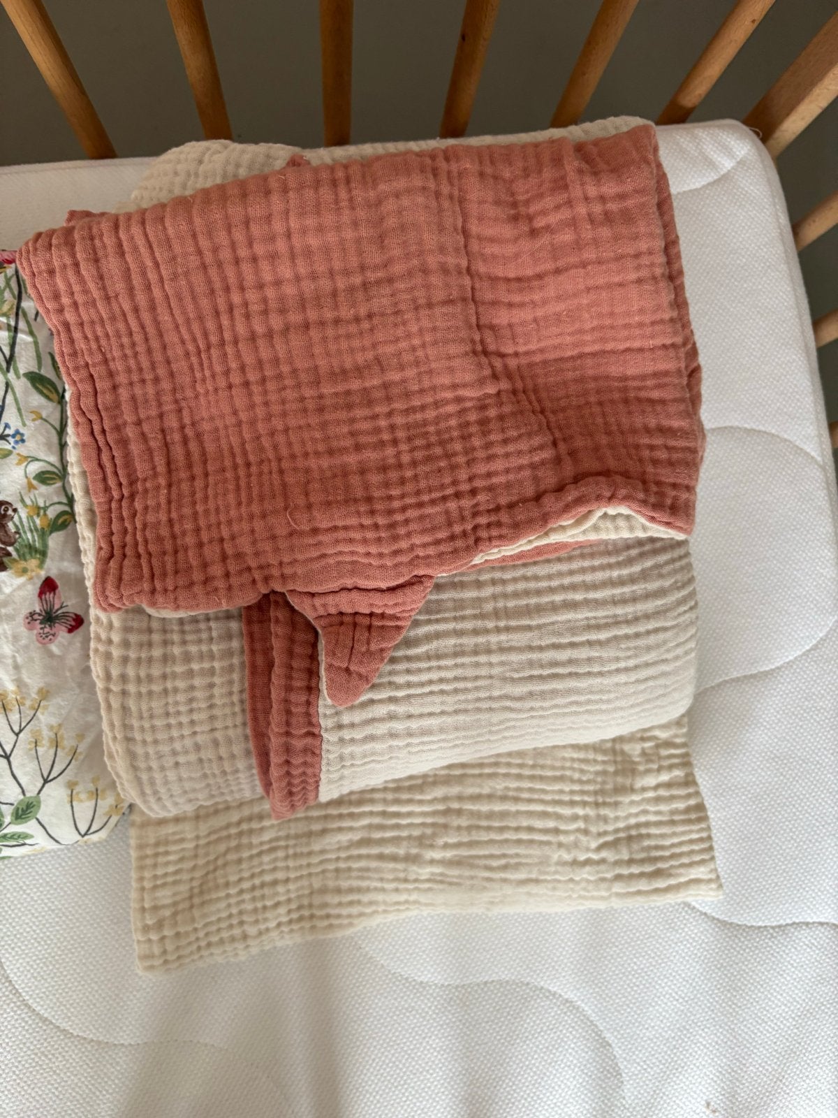 Foto 4 van Houten Ledikant met Matras en Beddengoed