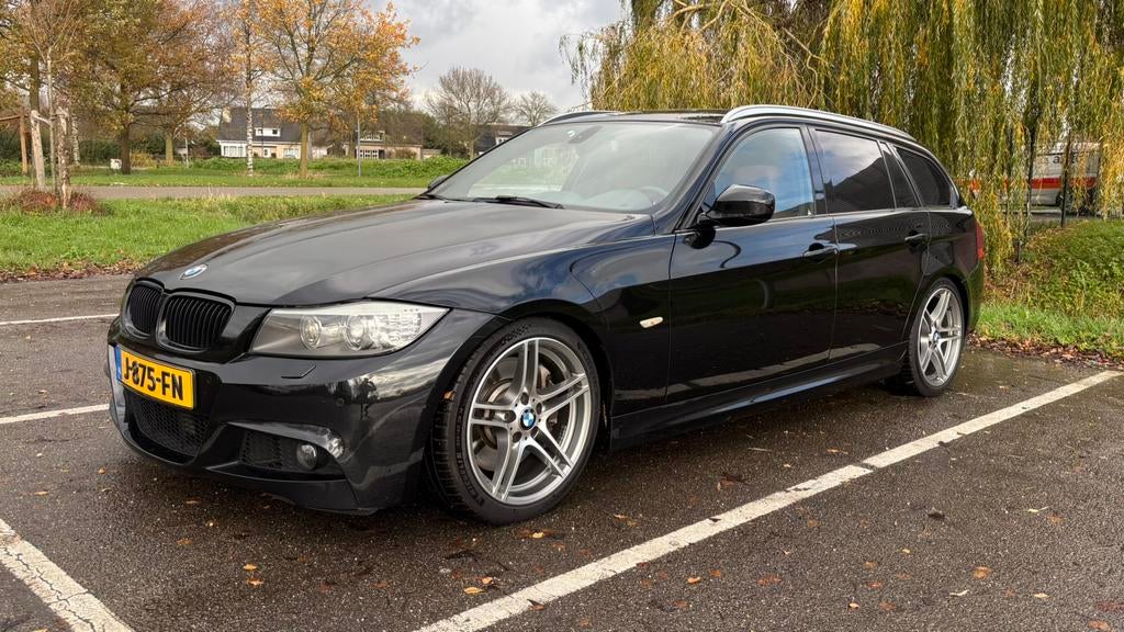 BMW 3-Serie 3.0 I 335 Touring N55 2011, Auto's, Automaat, Achterwielaandrijving, USB, Zwart