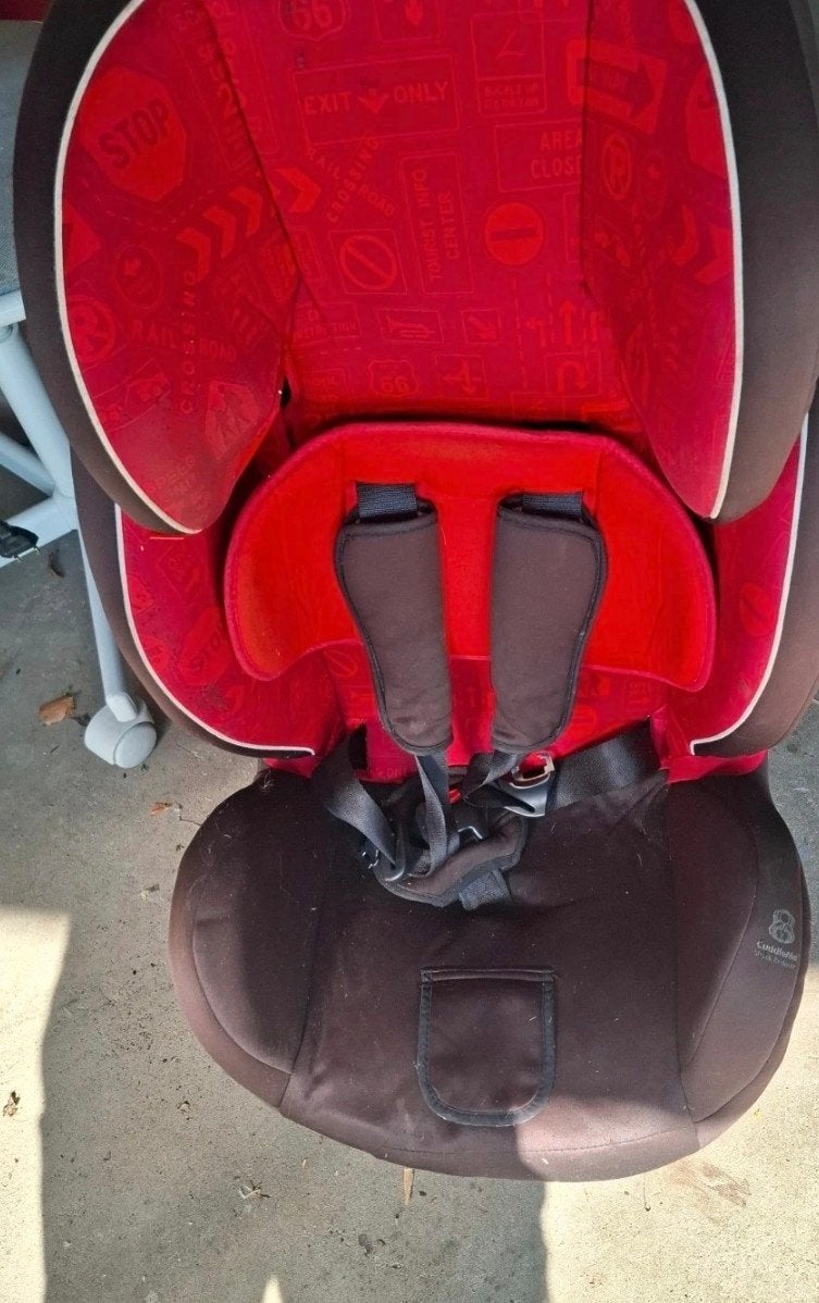 Kinderautostoel - Rood/Zwart - Comfortabel en Veilig, Overige merken, 9 t/m 36 kg, Gebruikt, Autogordel