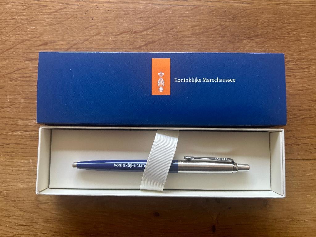 Splinternieuwe parker pen Koninklijke Marechaussee, Ophalen of Verzenden, Marechaussee, Nederland, Overige typen
