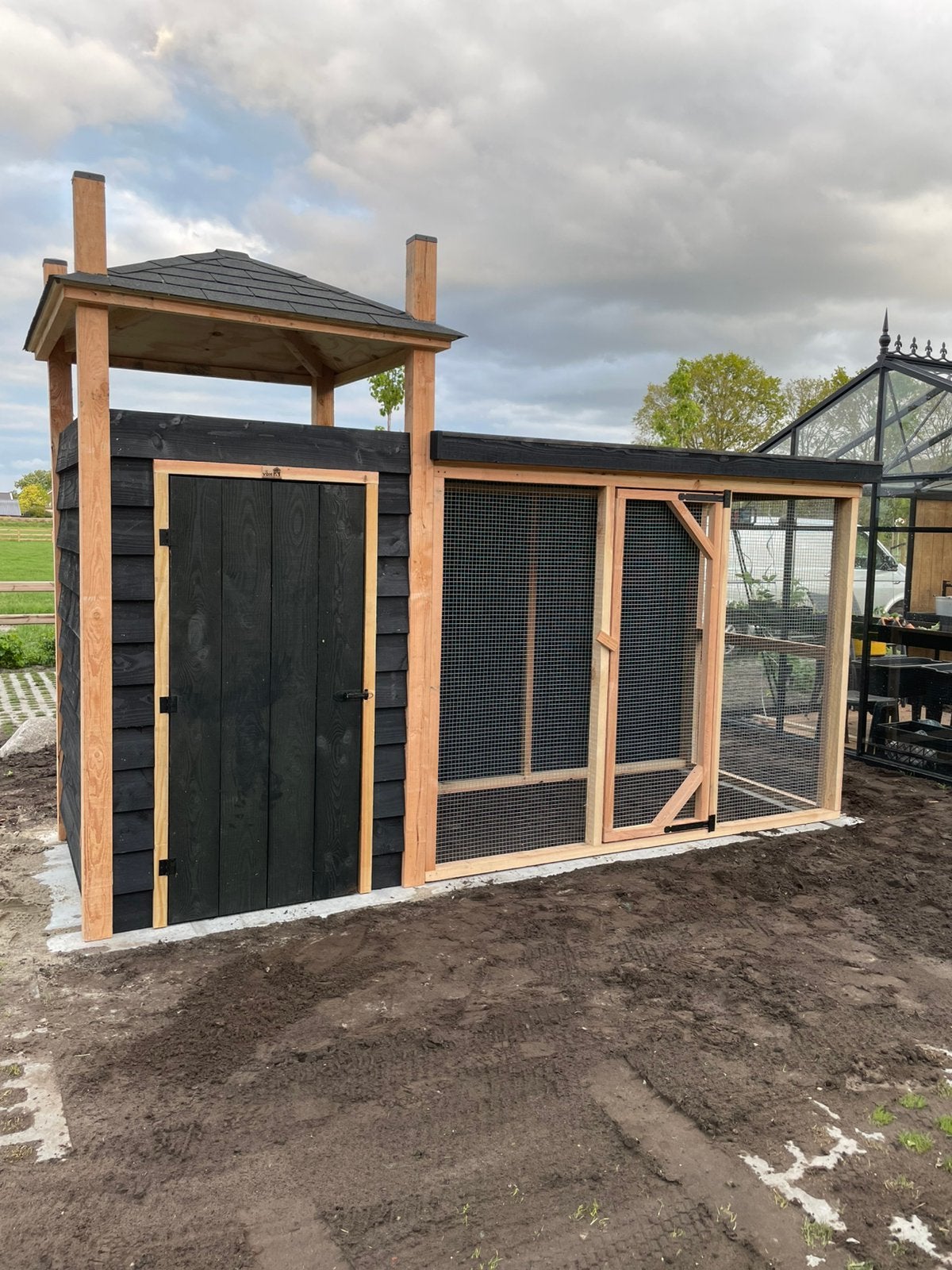 Nieuw kippenhok 4 meter lang hooiberg met ren, Ophalen of Verzenden, Nieuw, Kippenhok of Kippenren