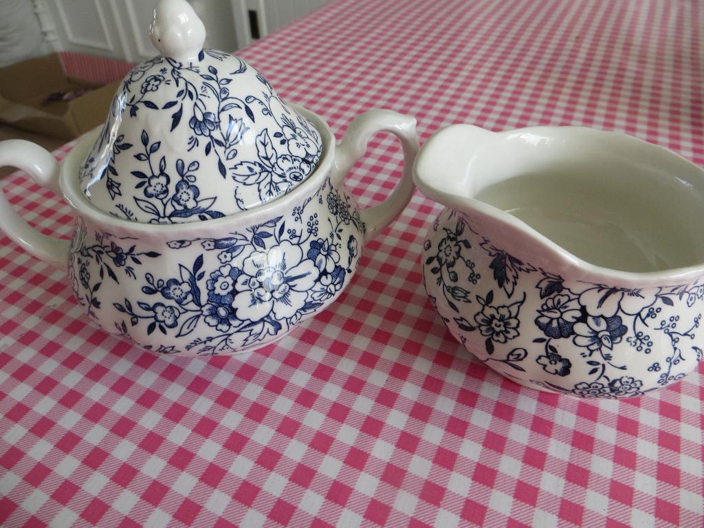 roomstel/suikerpot/Royal Tudor/Rosemarie/Thee/Melk kannetje, Overige typen, Ophalen of Verzenden, Zo goed als nieuw, Overige stijlen