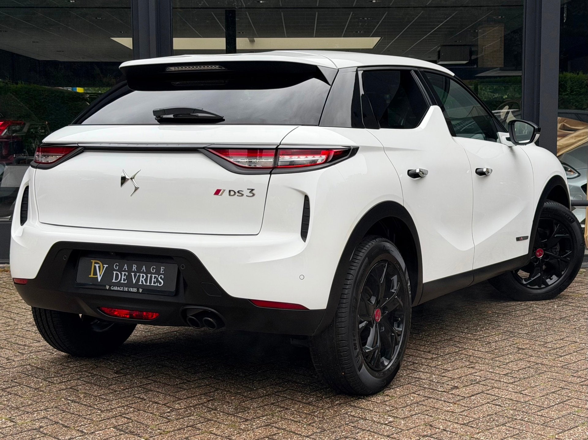 DS 3 Crossback 1.2 PureTech Performance Line+ Aut CarPlay Ca, Auto's, Dealer onderhouden, Gebruikt, Zwart, 1199 cc
