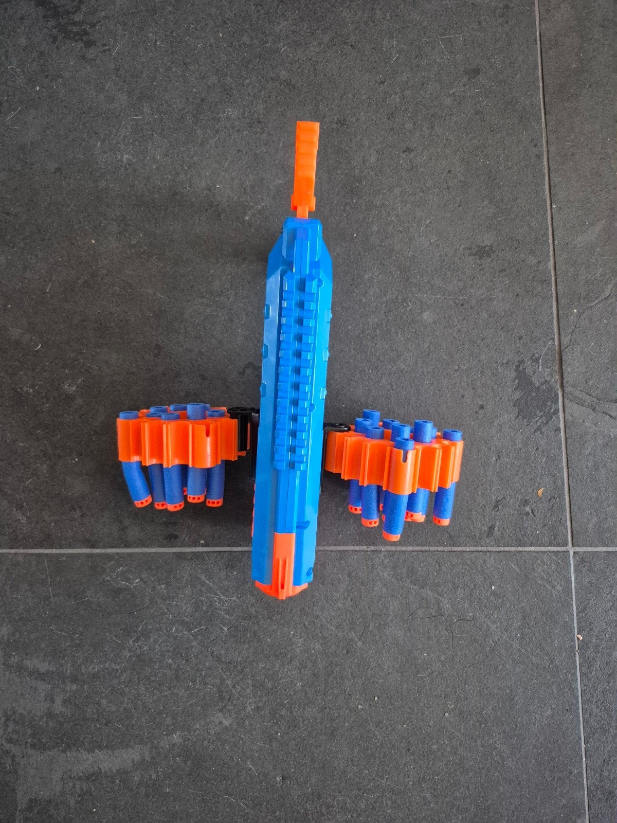 Actiespeelgoed pistool schieten, Ophalen