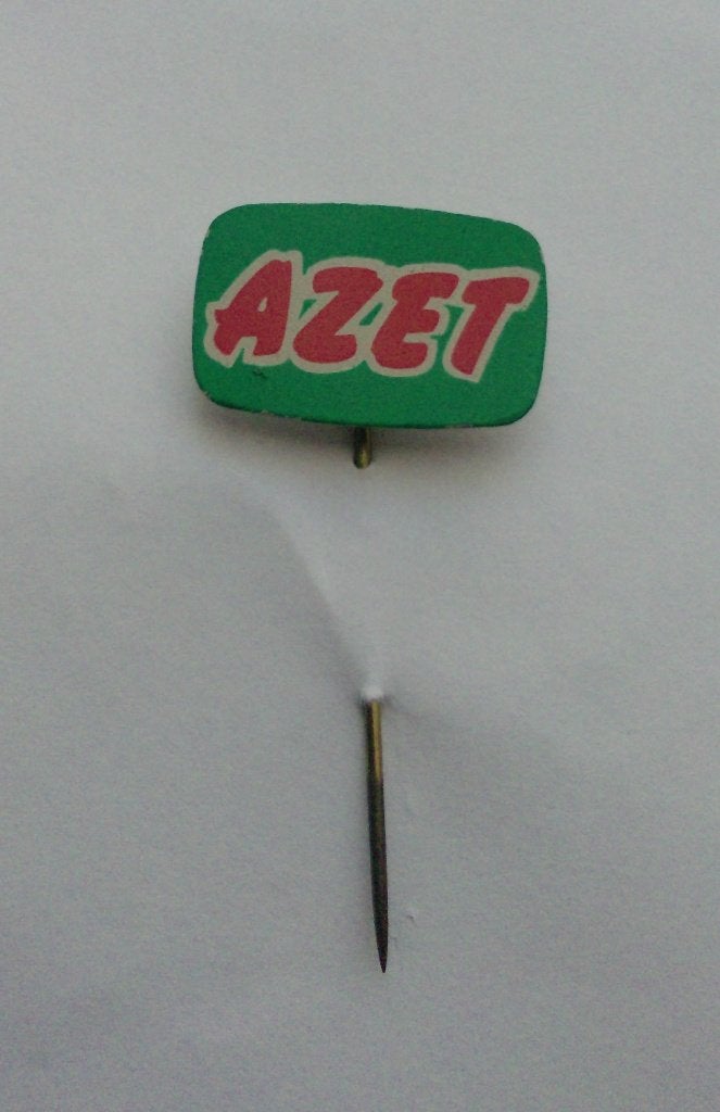 Speldje AZET Yerseke, Ophalen of Verzenden, Zo goed als nieuw, Merk, Speldje of Pin