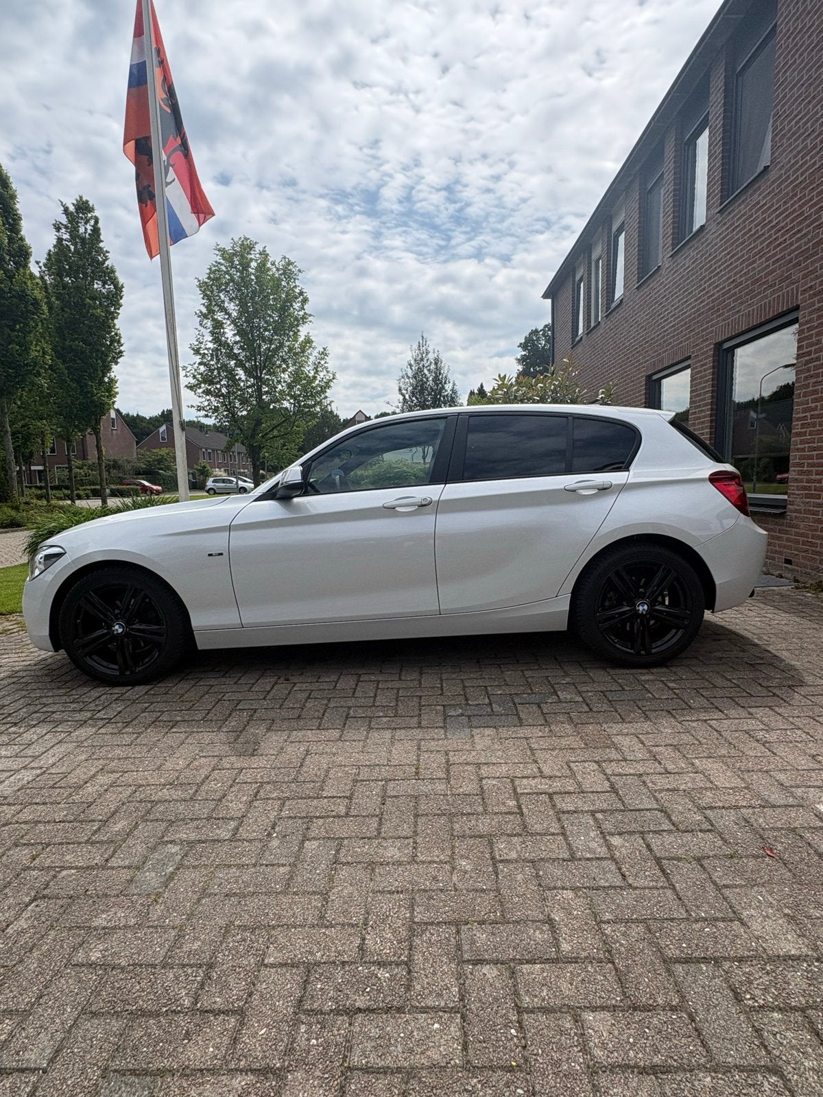 BMW 1-Serie 114I 75KW 5-DR 2012 Wit, 1-Serie, Achterwielaandrijving, Zwart, 4 cilinders