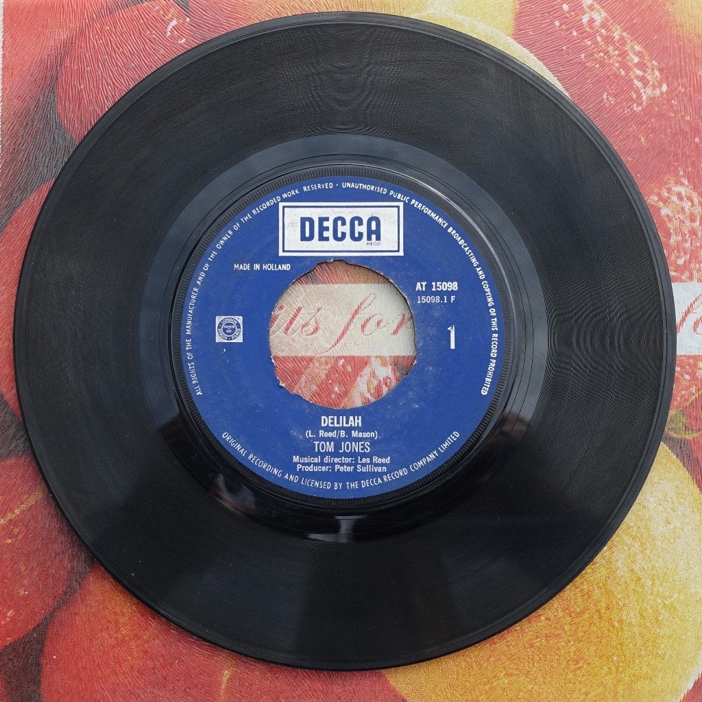 Tom Jones - Delilah (7'' Single, Made in Holland)  (2), Gebruikt, 7 inch, Ophalen of Verzenden, Pop