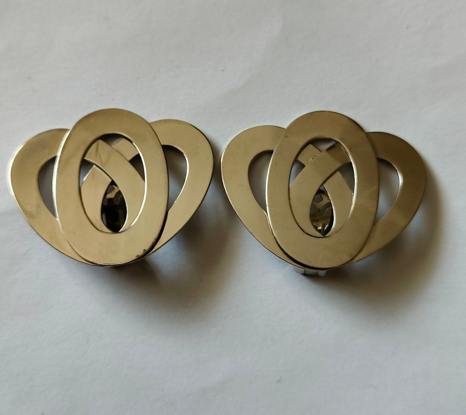 Vintage jaren 70 metaalkleur apart design clip oorbellen, Verzenden, Zo goed als nieuw, Overige materialen