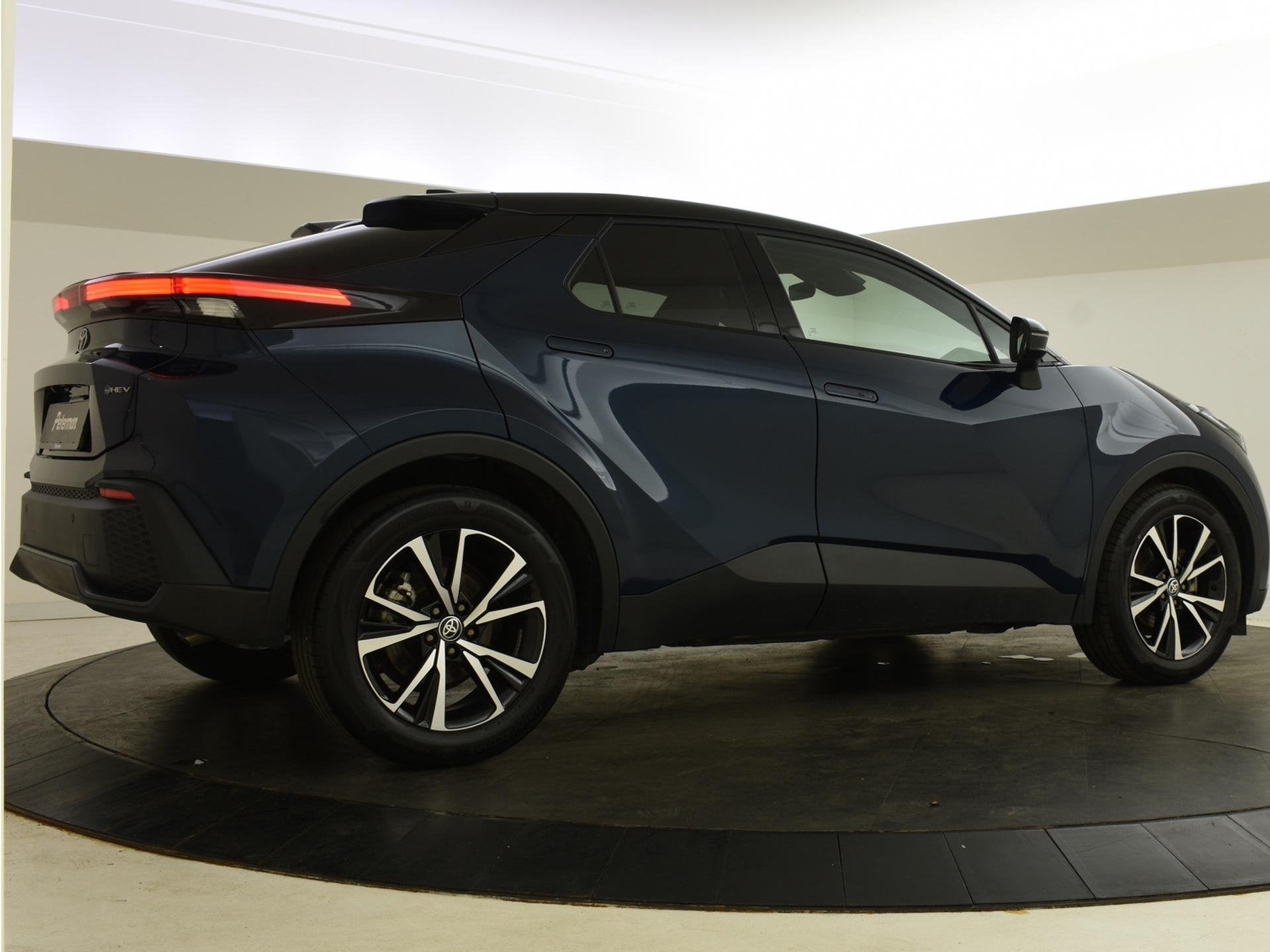 Toyota C-HR 2.0 Hybrid 200 Business Plus | Stoel- en stuurve, Auto's, 12 maanden, Stof, Euro 6, 4 cilinders