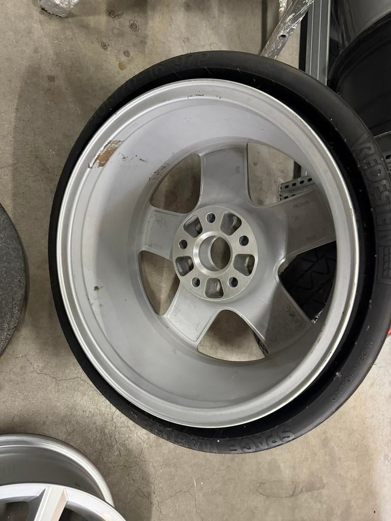 Thuiskomer Audi A4 b8 A6 C6 2x Mercedes E klasse W213 zgan, 16 inch, Banden en Velgen, Nieuw, Winterbanden