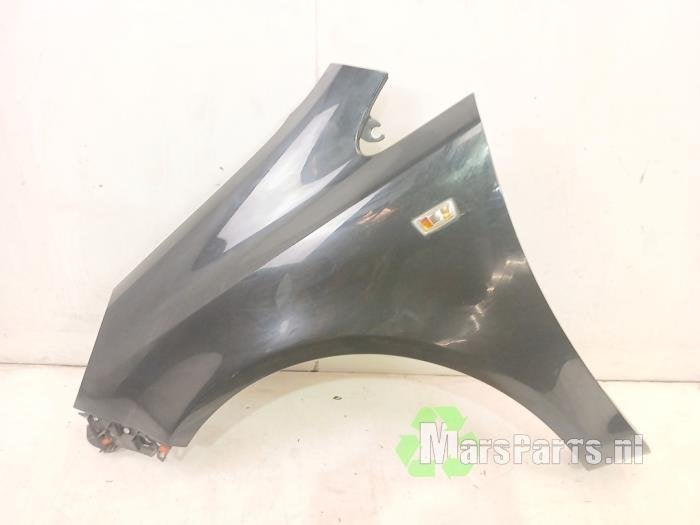 Scherm links-voor van een Opel Corsa