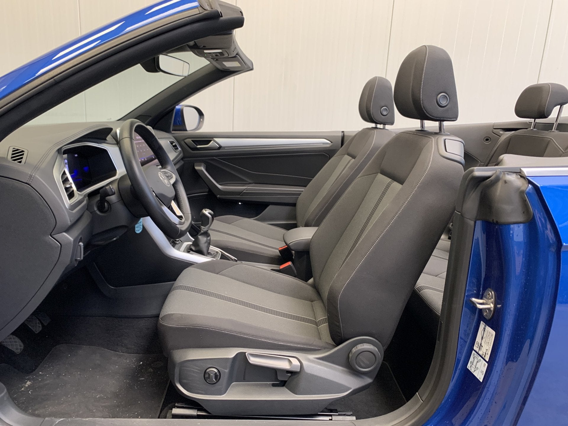 Volkswagen T-Roc Cabrio 1.0 TSI Style DIGITAL COCKPIT-NAVI-E, Auto's, Volkswagen, Voorwielaandrijving, Stof, Gebruikt, Euro 6