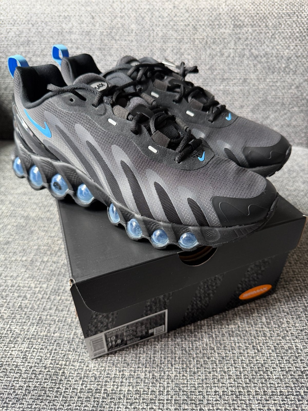 Nike Air Max DN8 - Maat 44 - Nieuw in doos, Zwart, Nieuw, Ophalen of Verzenden, Sneakers of Gympen