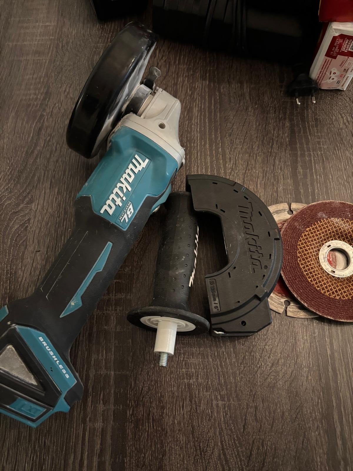 Makita DGA504 Accu Haakse Slijper - Zo goed als nieuw, Ophalen of Verzenden