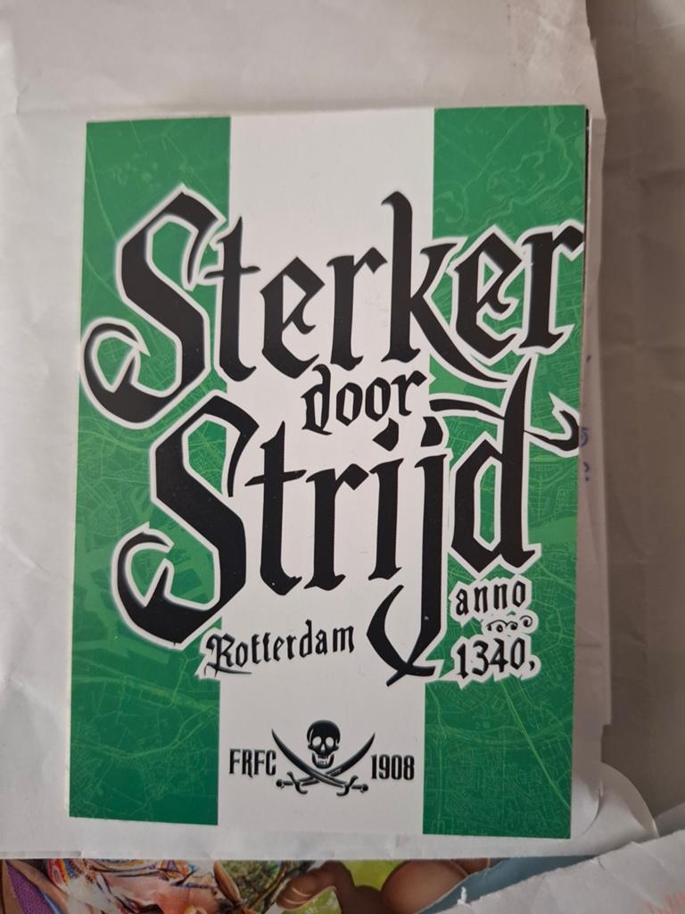 Sticker Sterker door strijd, Ophalen of Verzenden, Nieuw, Sport