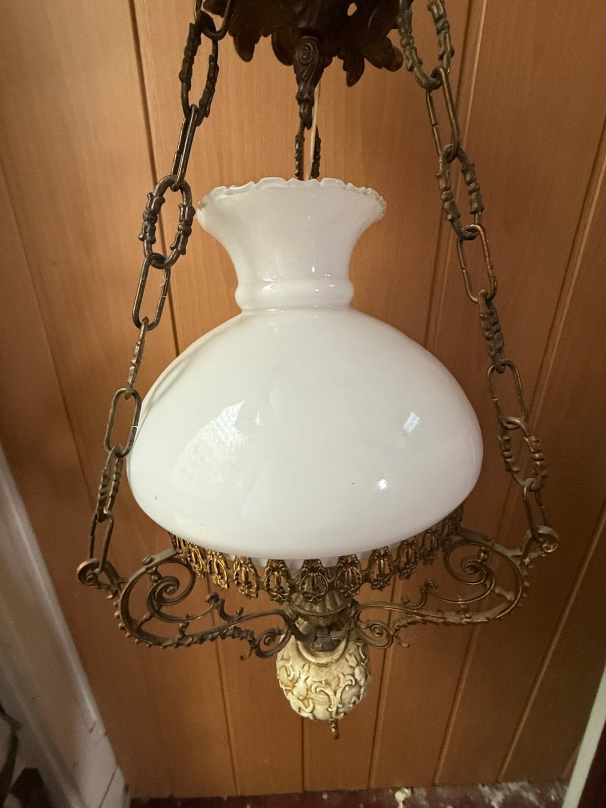 Antieke lamp met melkglas kap, Ophalen