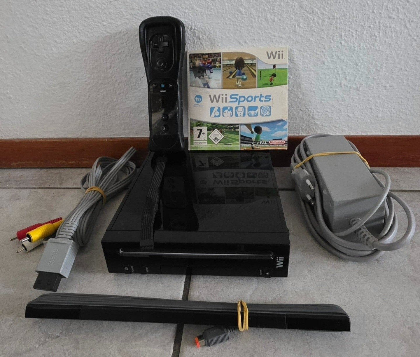 Nintendo Wii Zwart met Wii Sports en 1 Controller, Ophalen of Verzenden, Gebruikt, Met 1 controller, Met games